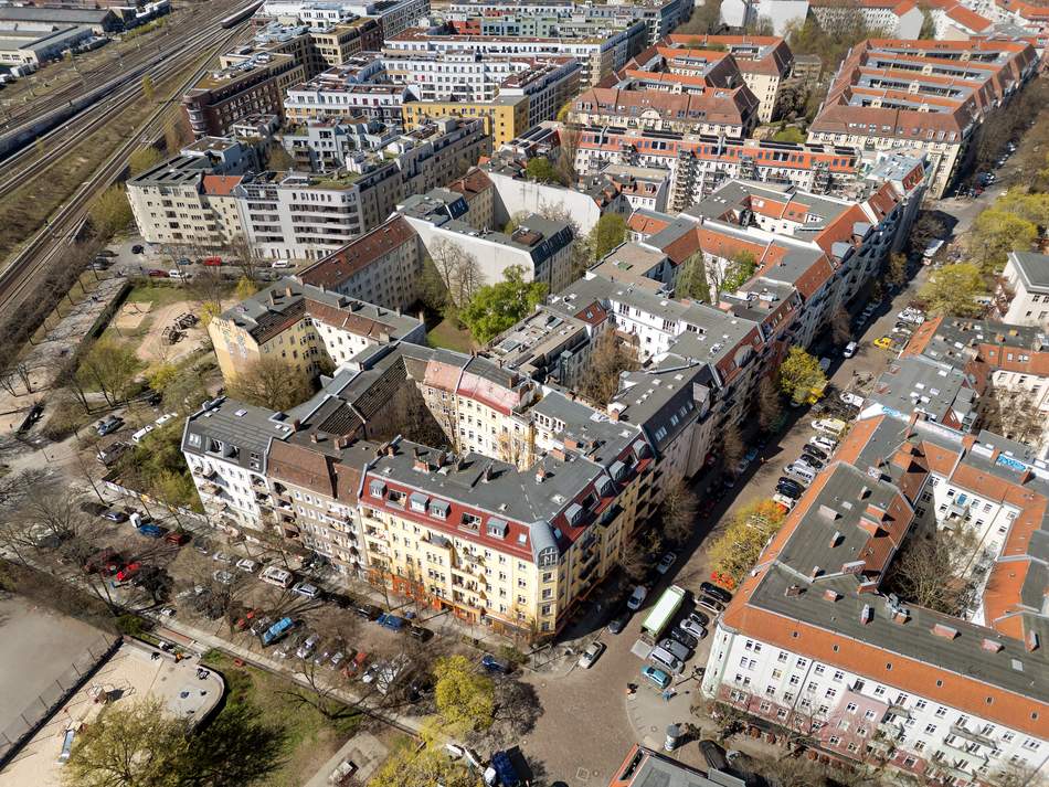 Luftaufnahme über Berliner Wohnquartieren
